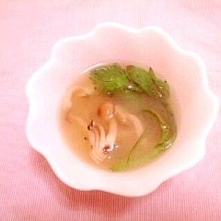 春菊ときのこの味噌スープ